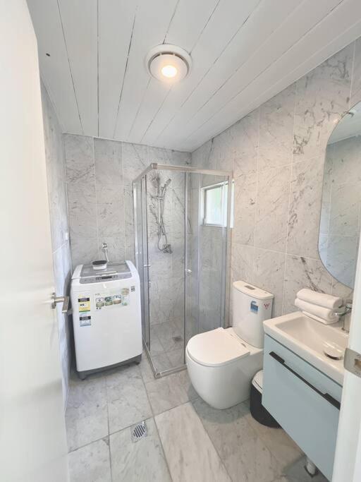 One Bedroom Loft Close To Ashfield Station Sydney