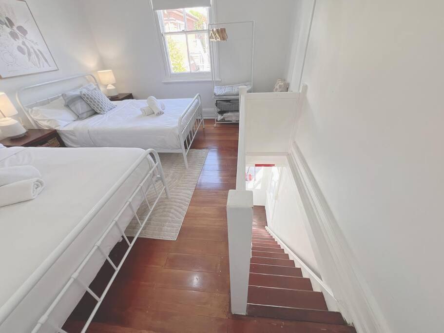 Apartment One Bedroom Loft Close To Ashfield Station